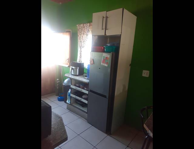 3 BEDROOM FREEHOLD FOR SALE IN TIRYVILLE